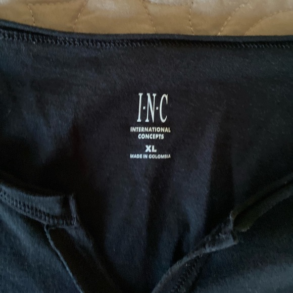 International Concepts Tshirt - Picture 2 of 3